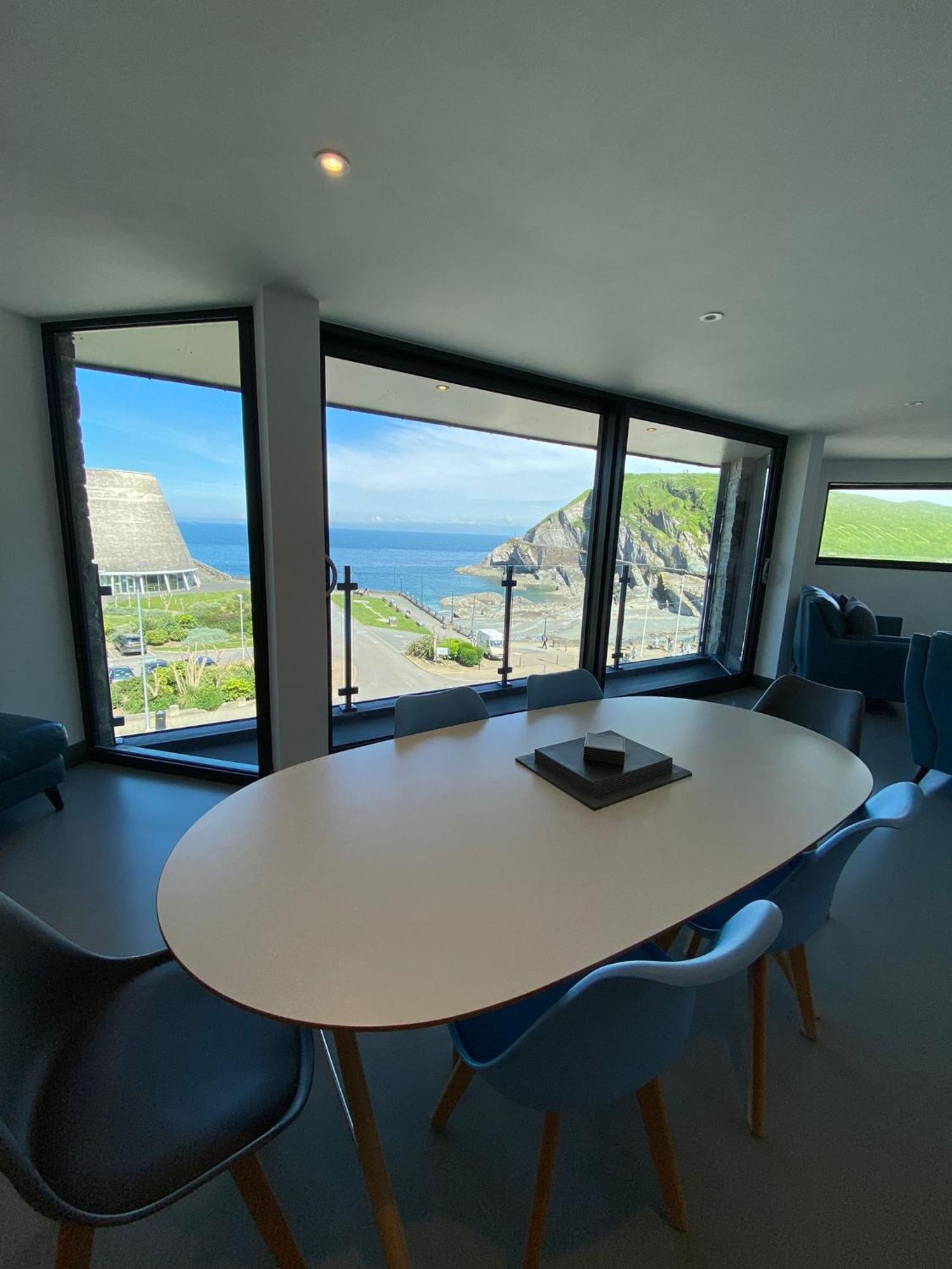 4 The View Apartments Ilfracombe - Seafront, Parking, Lift, Ev Eksteriør bilde